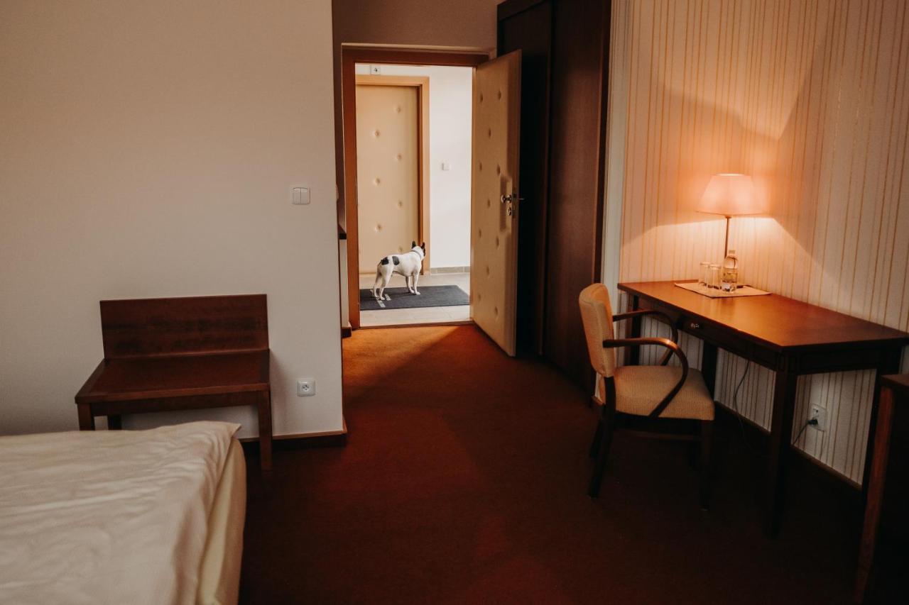 Golf Hotel Austerlitz Exterior foto
