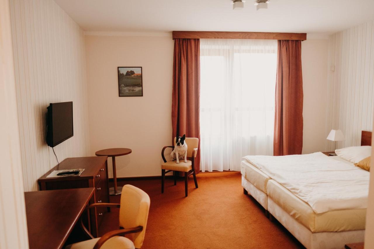 Golf Hotel Austerlitz Exterior foto